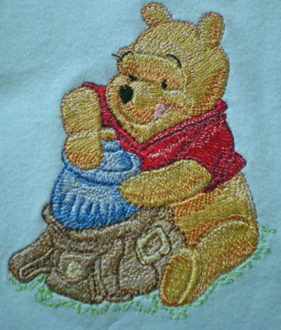 shirt-embroidered-winnie-pooh
